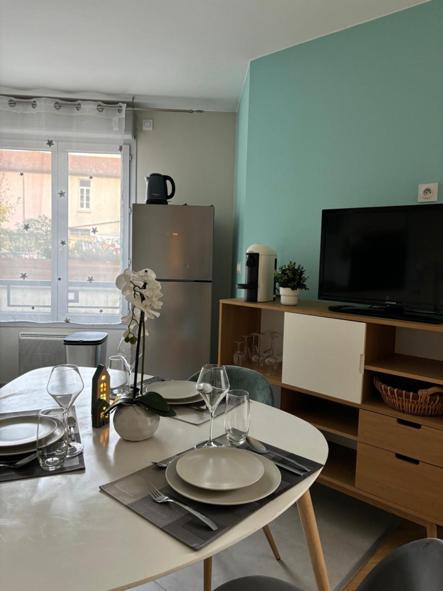 Douceur Lyonnaise, Villeurbanne Luaran gambar