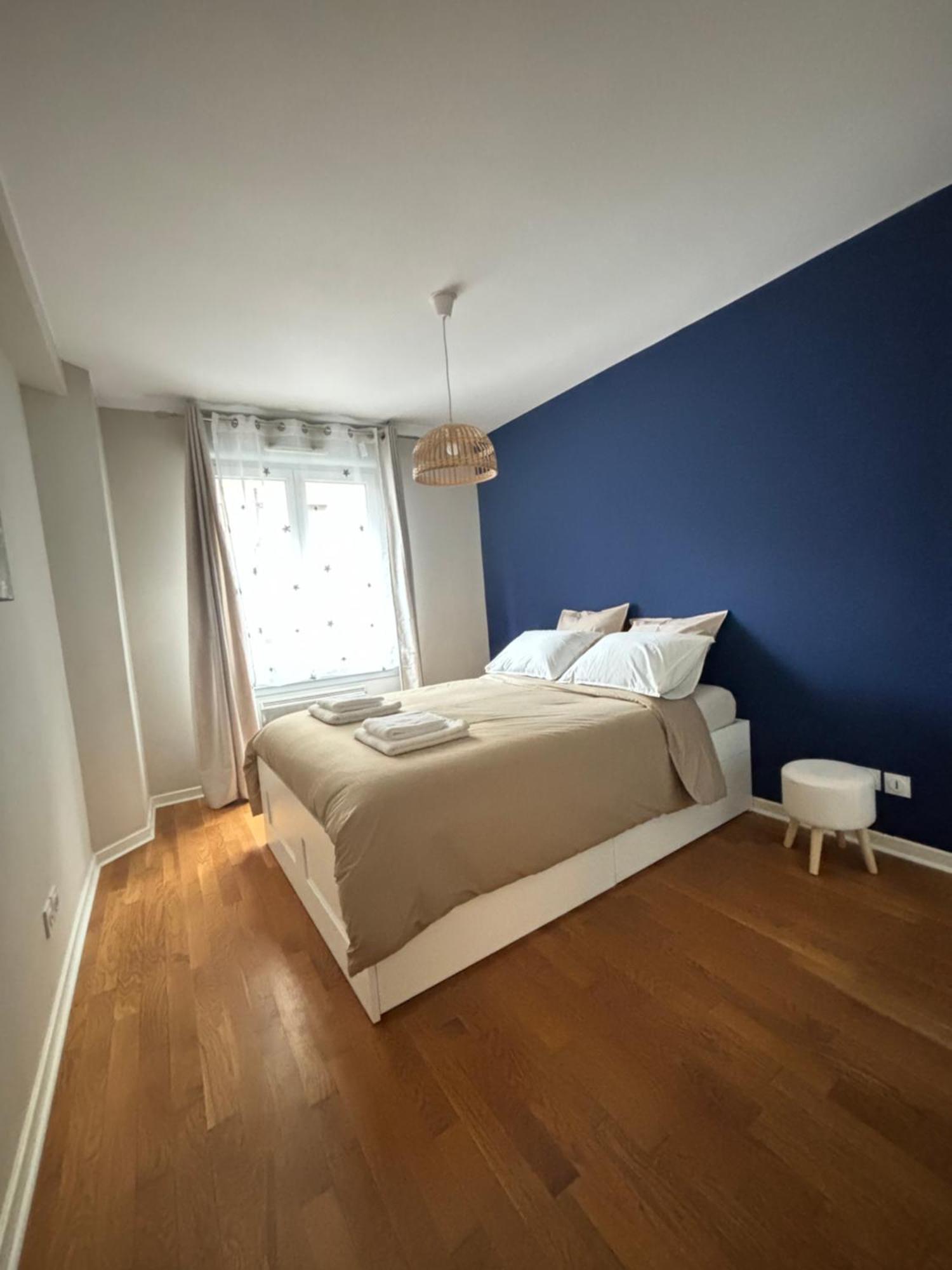 Douceur Lyonnaise, Villeurbanne Luaran gambar