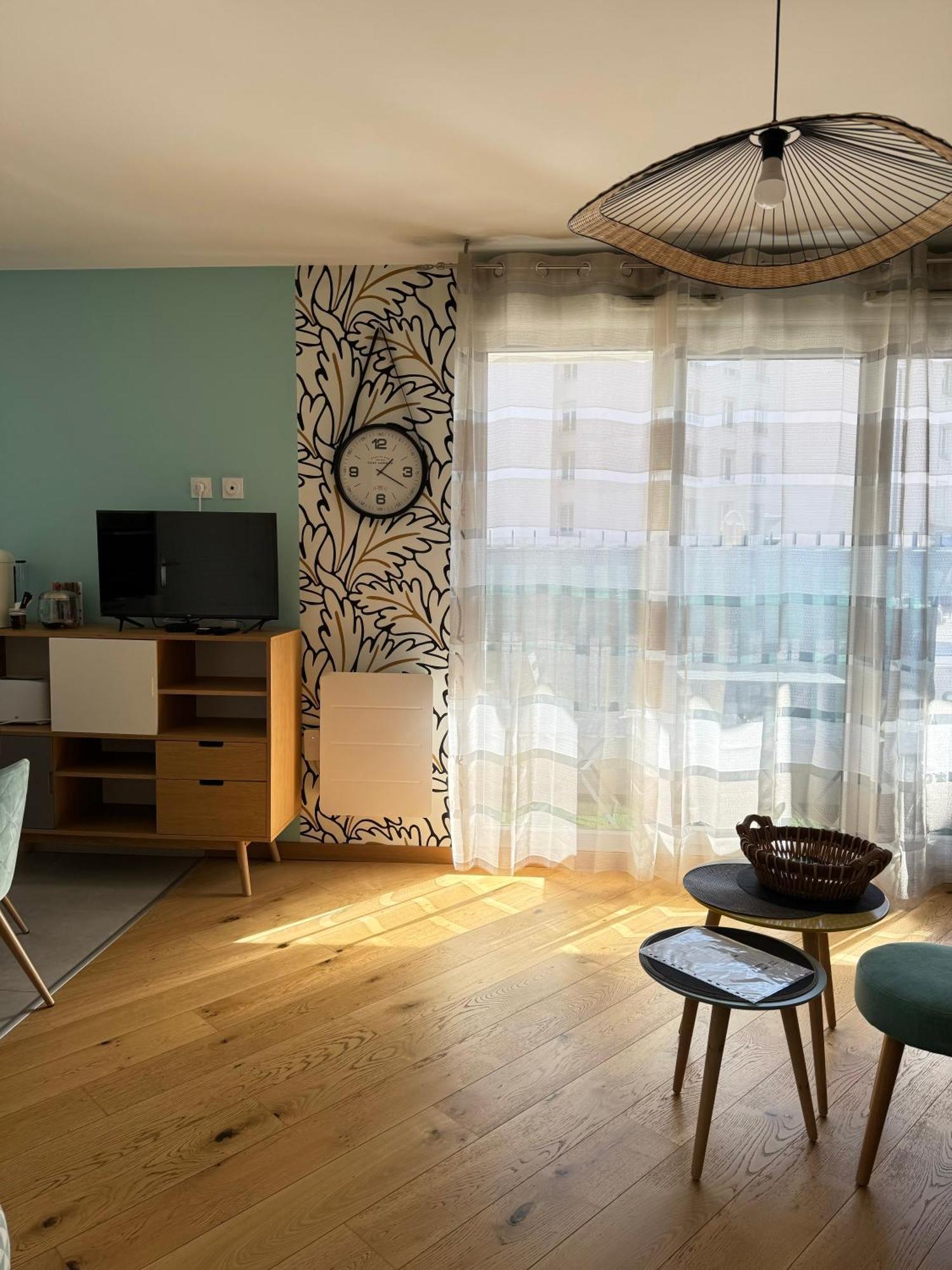 Douceur Lyonnaise, Villeurbanne Luaran gambar